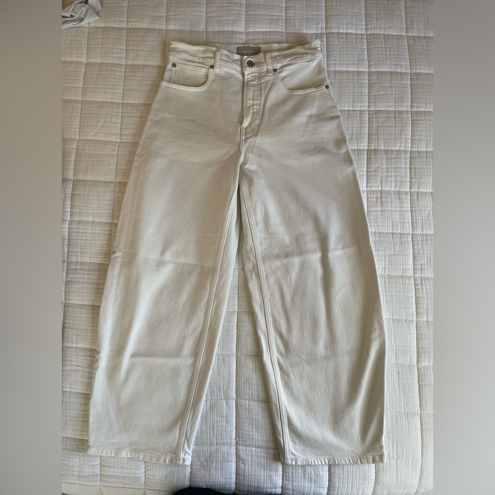 Everlane Way-High Barrel Jean, size 28R, Ecru